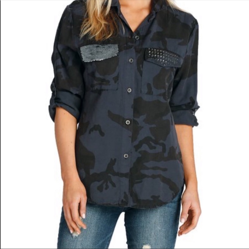 Elan Camo Embellished Button Down Shirt (Medium)